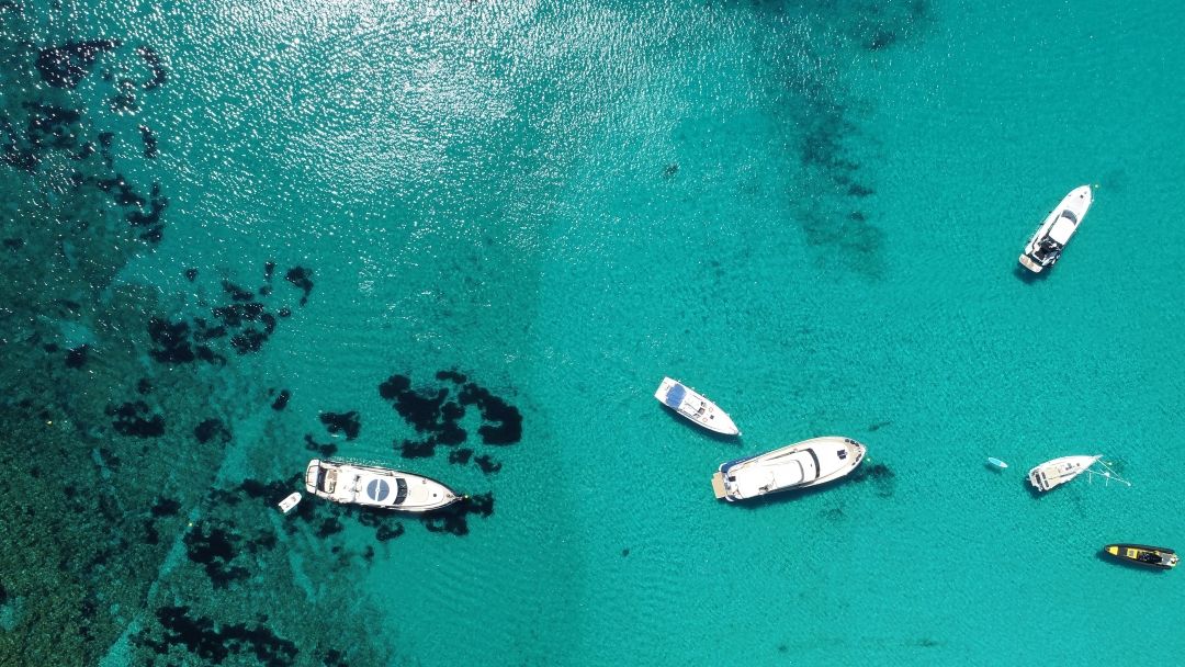 Peščena plaža, za katero mnogi menijo, da je ena najlepših na Jadranu