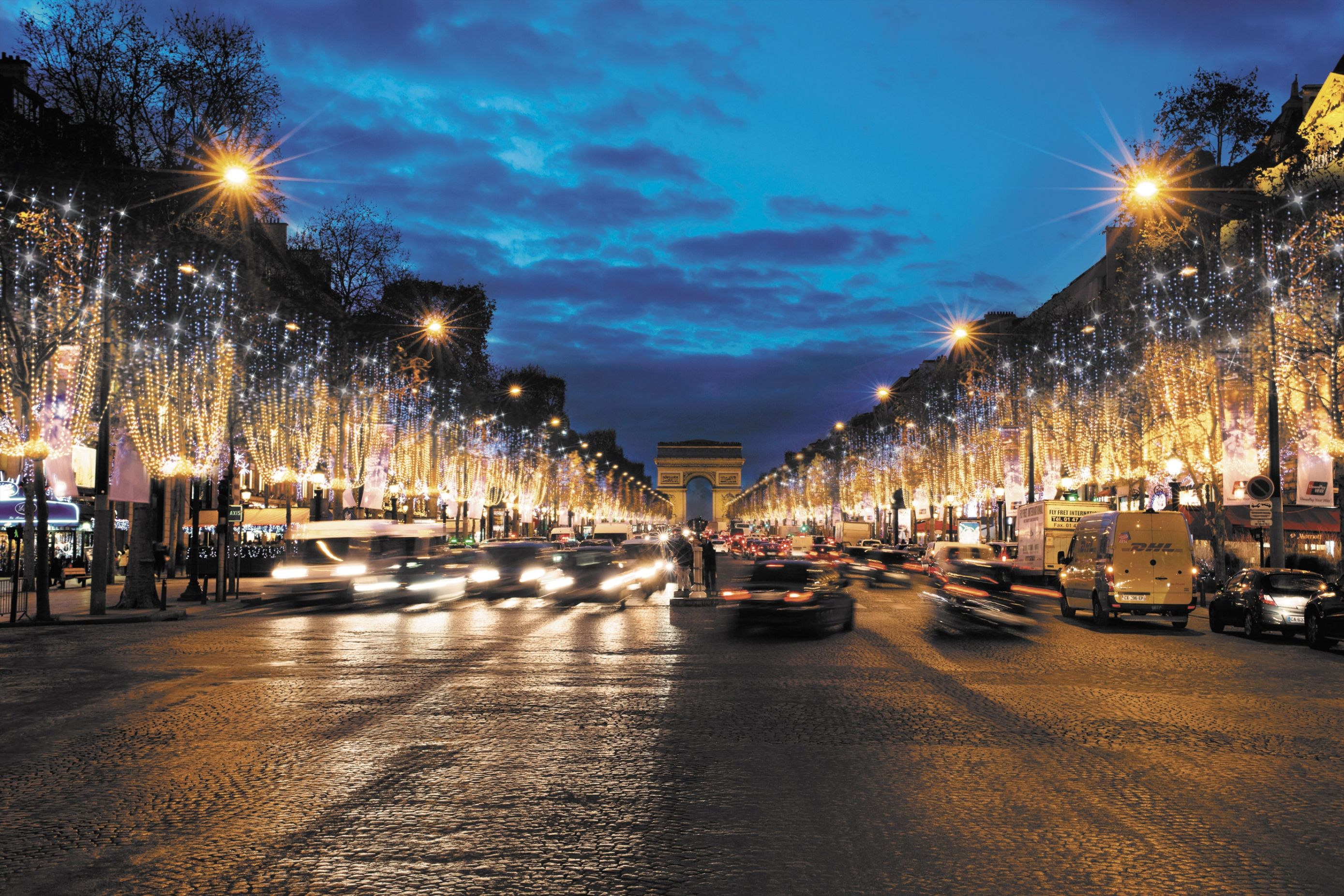 Blachere Illumination in Lords of Light sta odprla nov razstavni prostor s svetlobnimi dekoracijami na 2.400 kvadratnih metrih