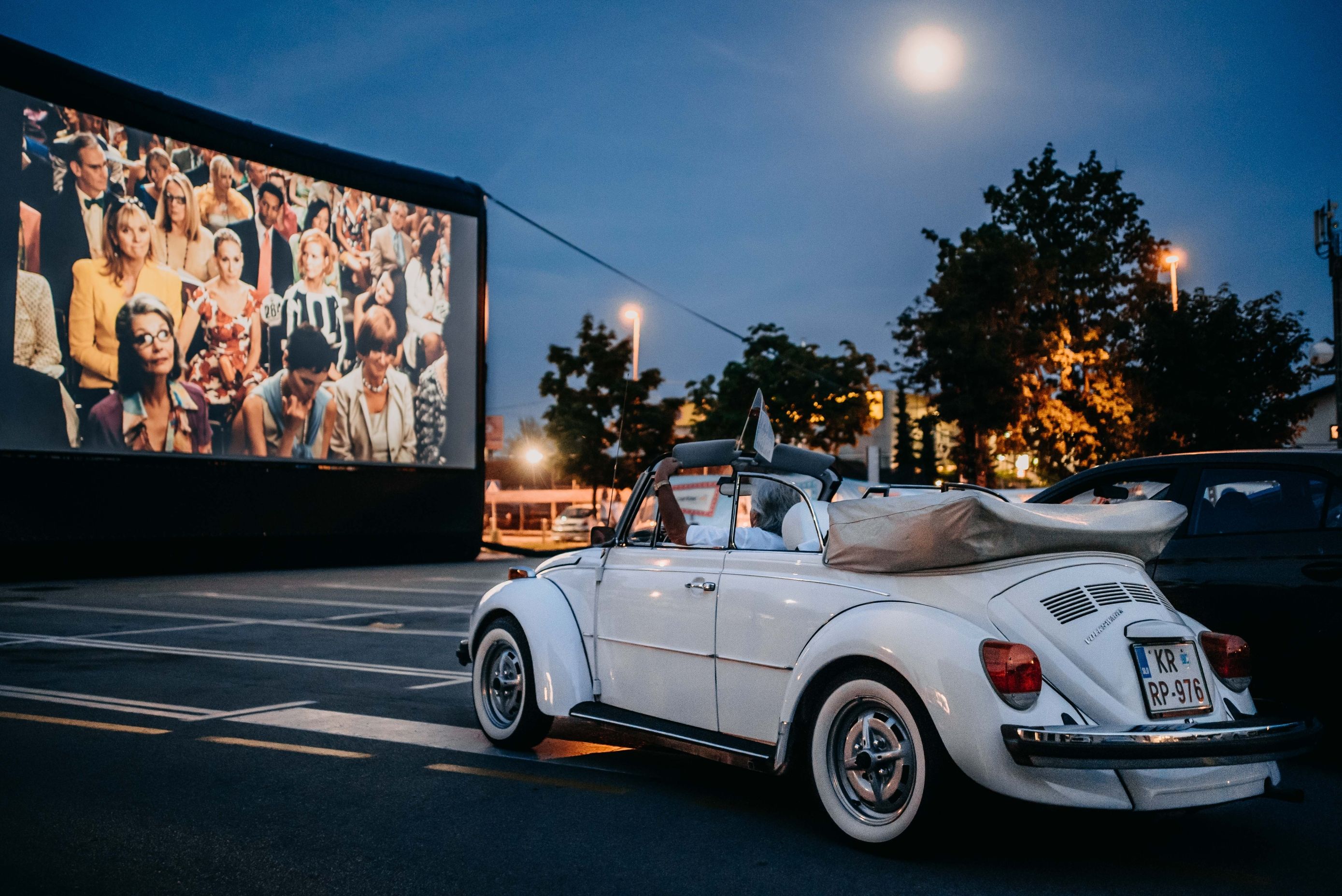 Prihaja že sedma sezona Drive-in kina v retro slogu z večno Briljantino!