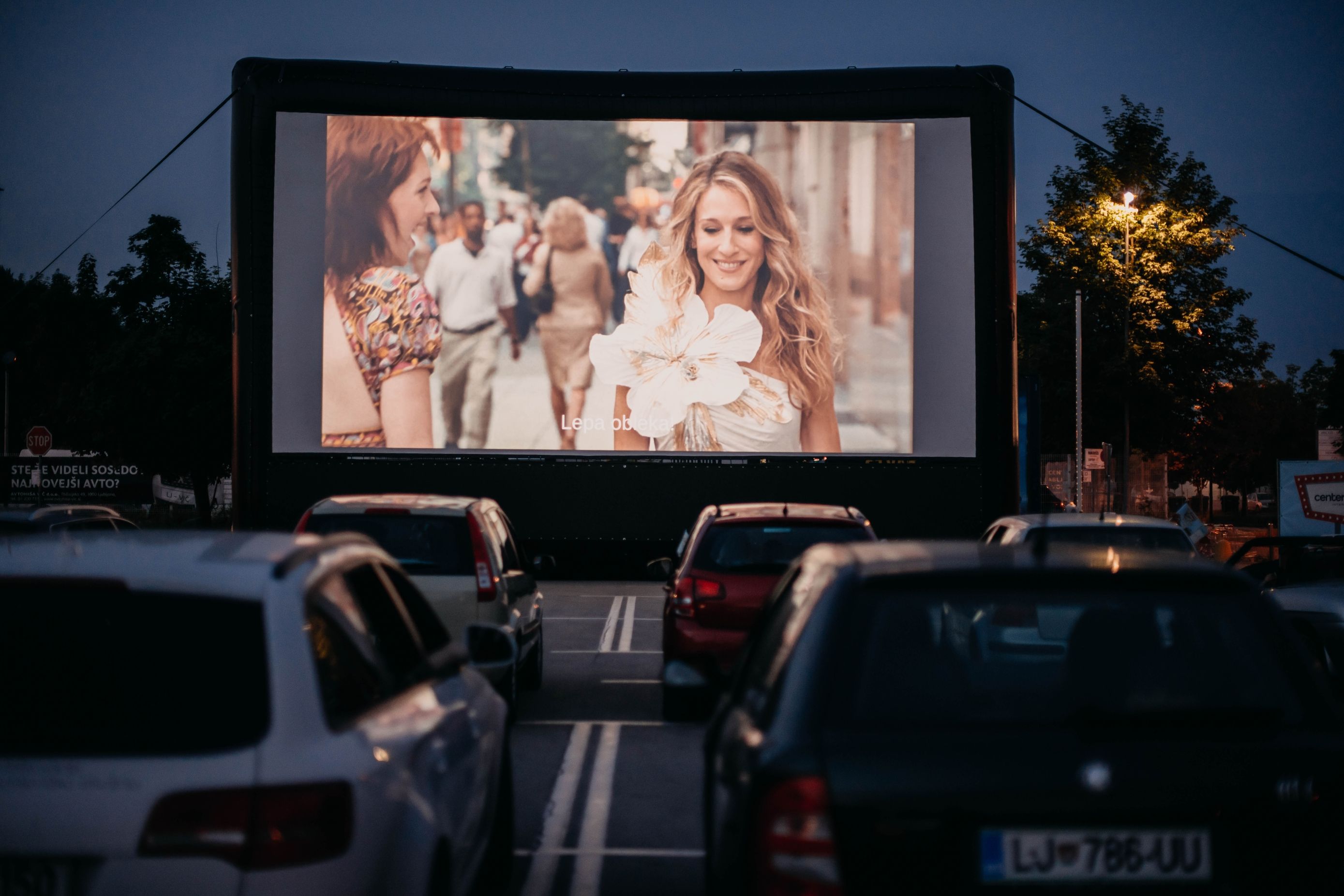 Drive-in kino_Ogled filma iz avtomobila, foto Matic Kremžar