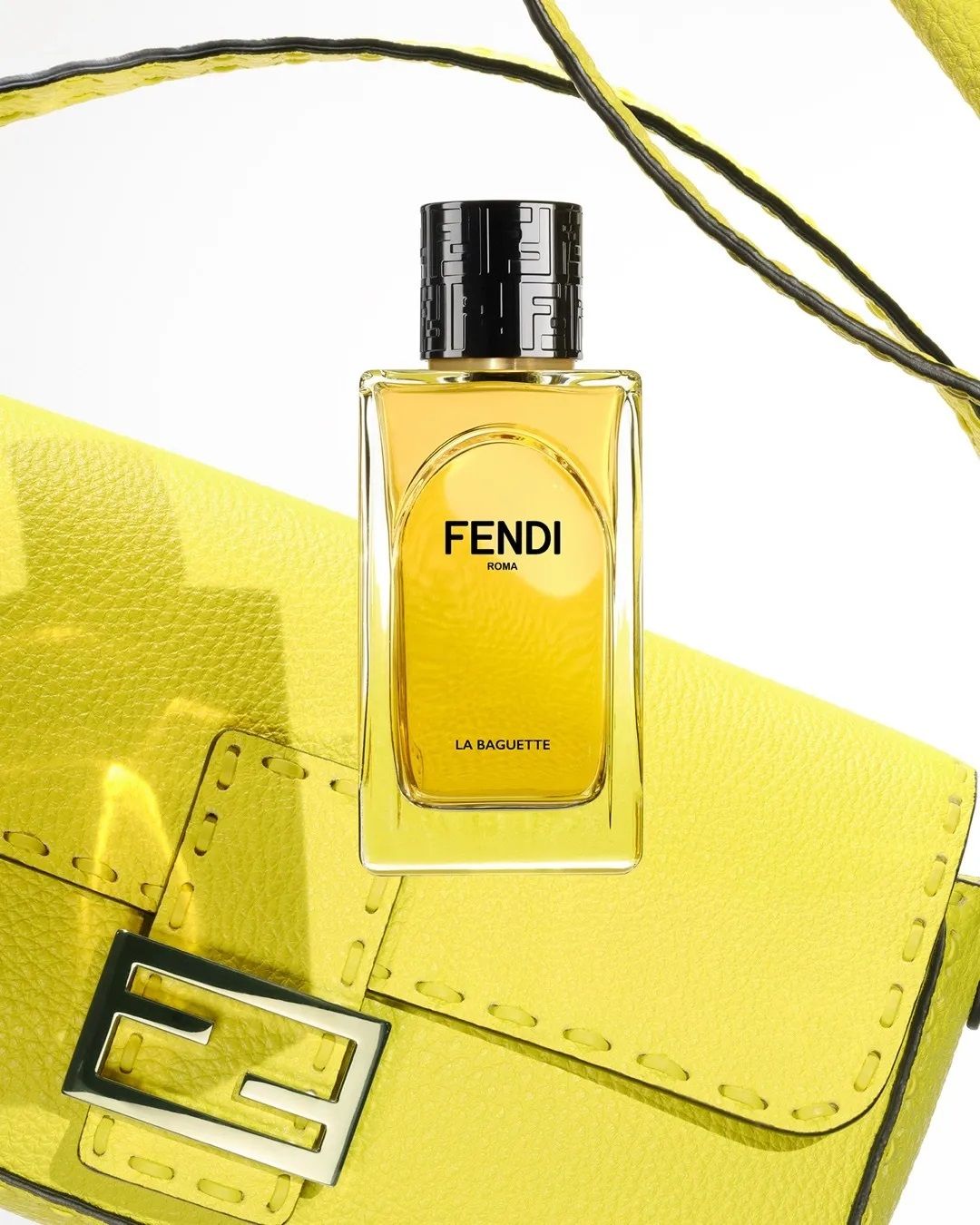 Legendarna torba Baguette je dobila svoj parfum. Prihaja prva kolekcija dišav modne hiše Fendi