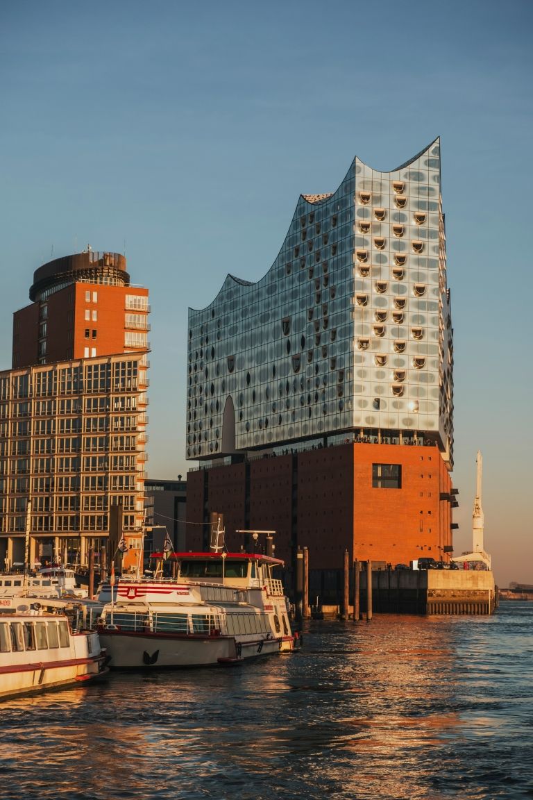 Hamburg_juliasolonina_unsplash