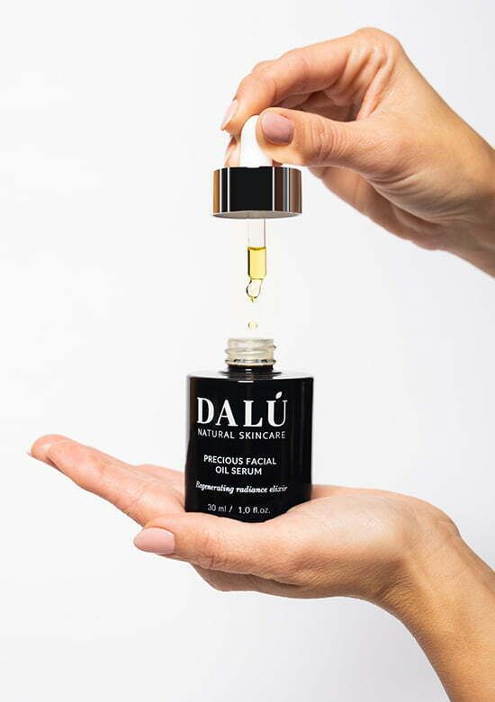 PRECIOUS-FACIAL-OIL-SERUM-hand-drop-DALU-natural-skincare