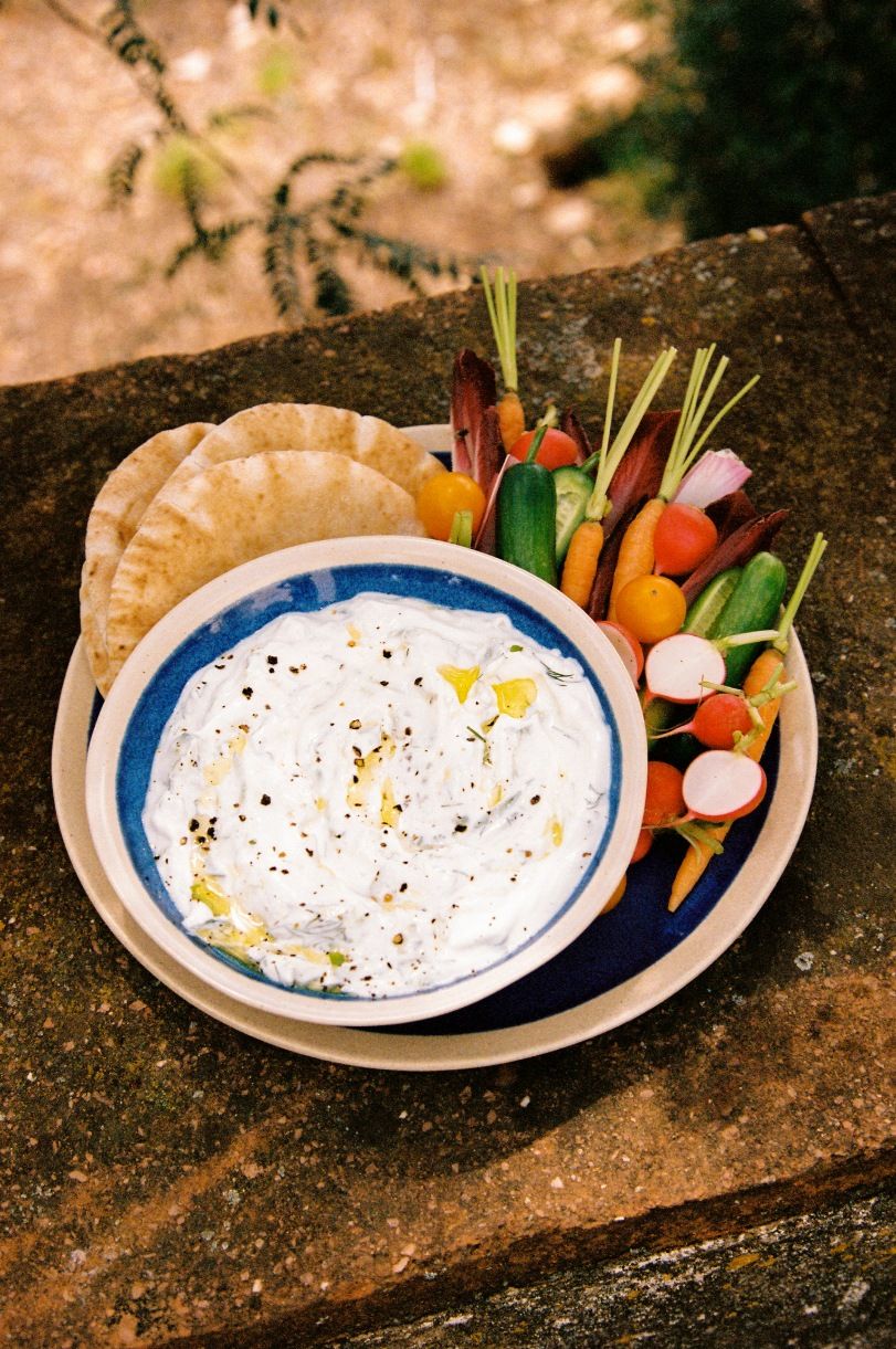 Imamo najboljši recept za tzatziki, grško specialiteto, ki jo poleti jedo po vsem svetu