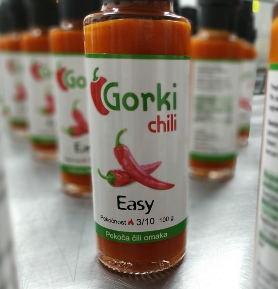 Spoznajte Gorki chili: Pikantne čili omake slovenske trajnostne pridelave