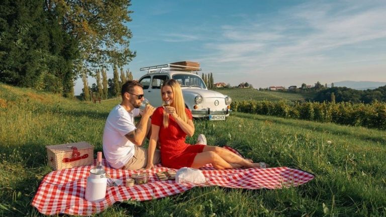 romantični piknik jeruzalemske gorice najin korpec