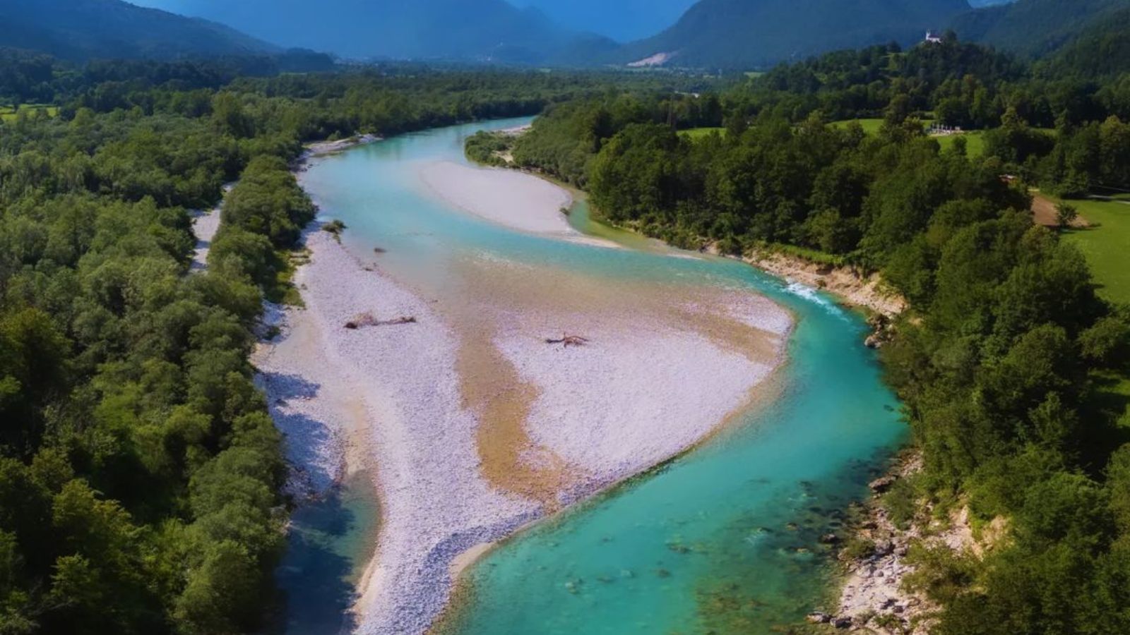 Poletna vročina: To so slovenske reke, kjer se lahko kopamo in osvežimo!