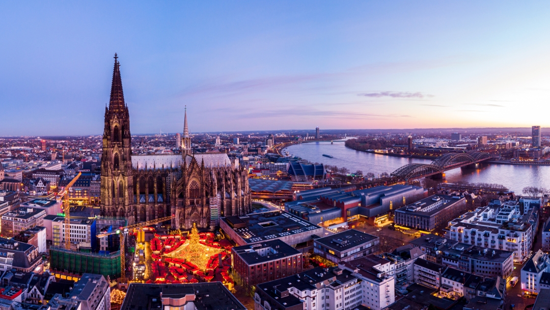 Koln advent_foto_fokkebok_iStock-1195617137