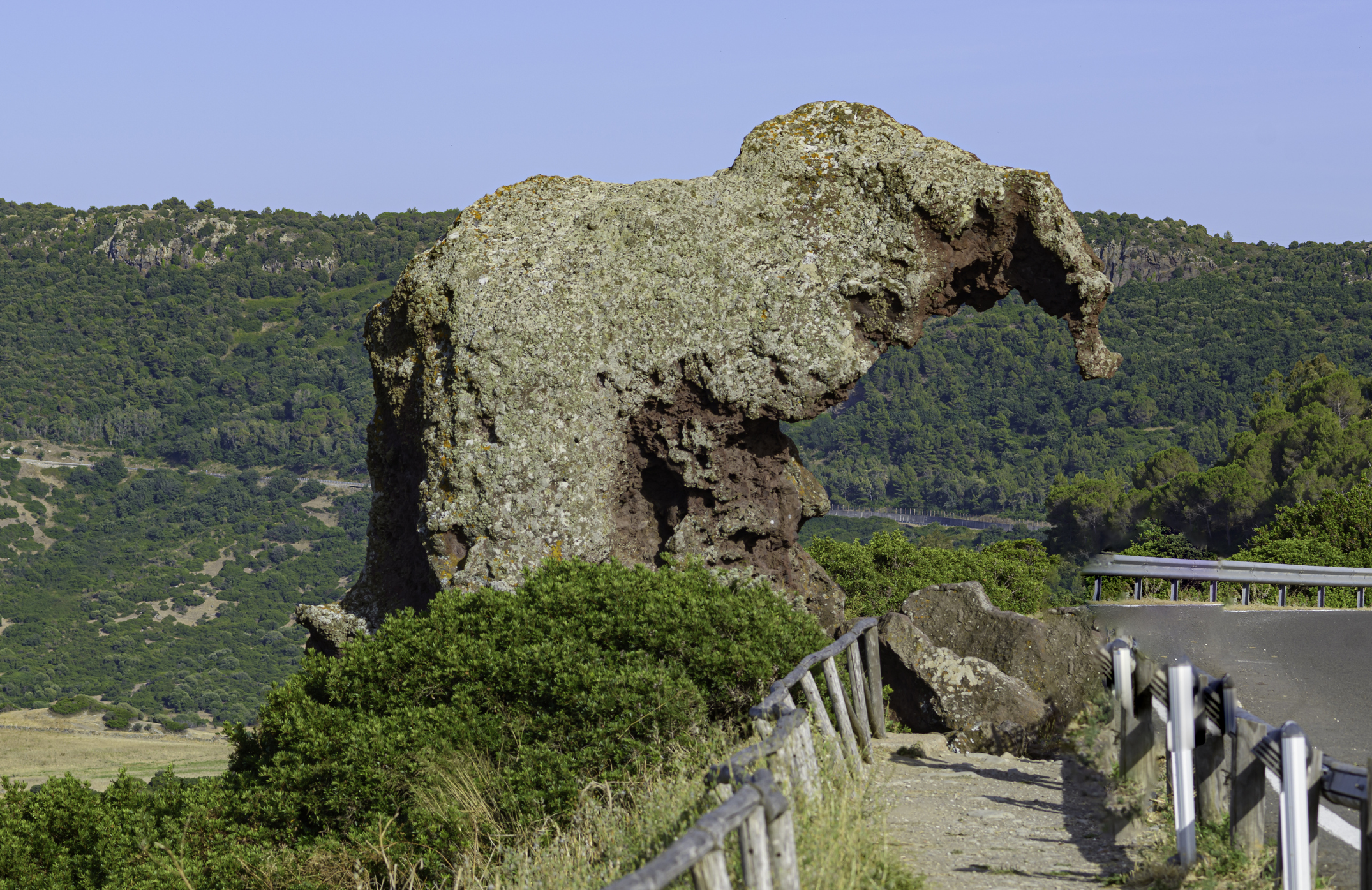 Roccia dell'Elefante_foto_ peuceta_iStock-1301923317