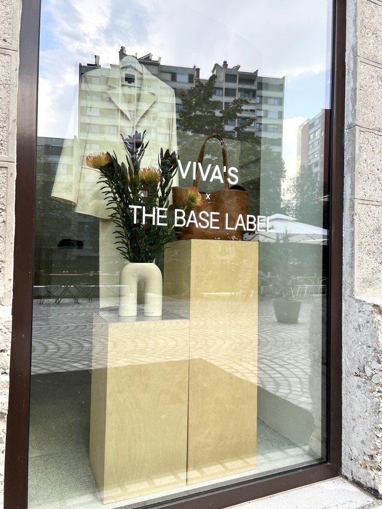 pop up the base label vivas