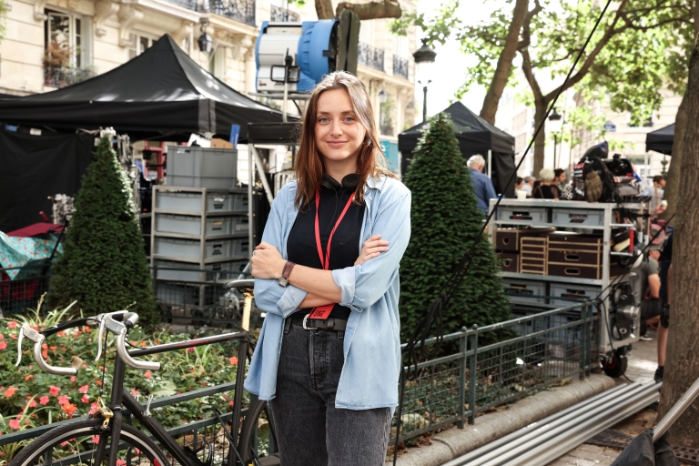 Angelina Komarova, pridružena producentka Netflixove originalne TV serije Emily in Paris SEMPL konferenca