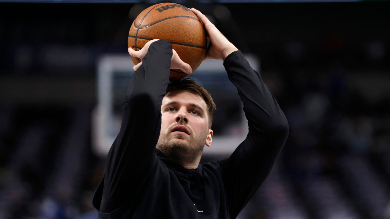 Luka Dončić na svoji prvi tekmi proti bivši ekipi Dallas Mavericks z novim parom superg Jordan